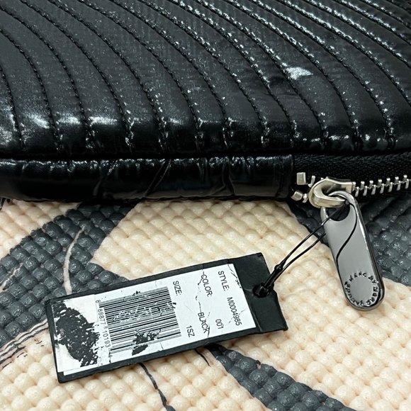 MARC BY MARC JACOBS  Quilted MINI TABLET Zip Case BLACK - Picture 3 of 4